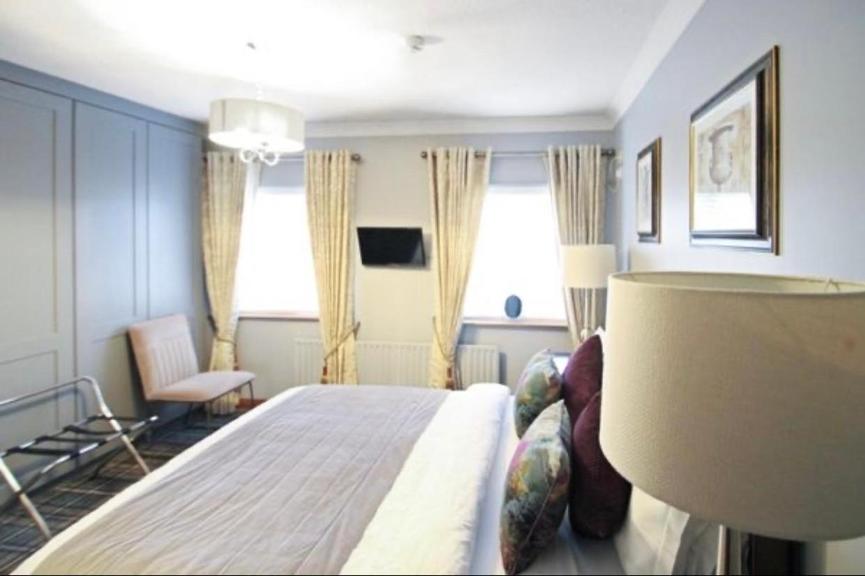 Almara House Bed & Breakfast กัลเวย์ ภายนอก รูปภาพ