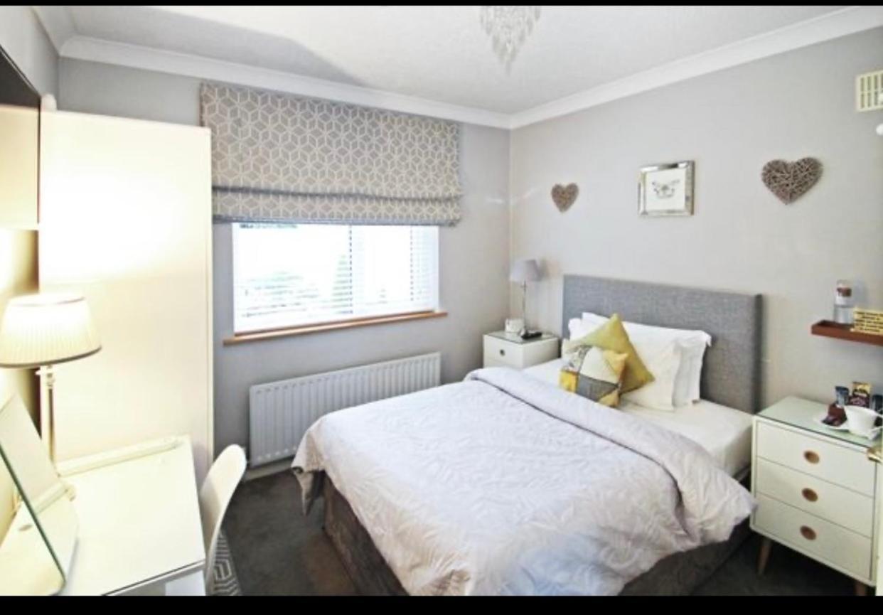 Almara House Bed & Breakfast กัลเวย์ ภายนอก รูปภาพ